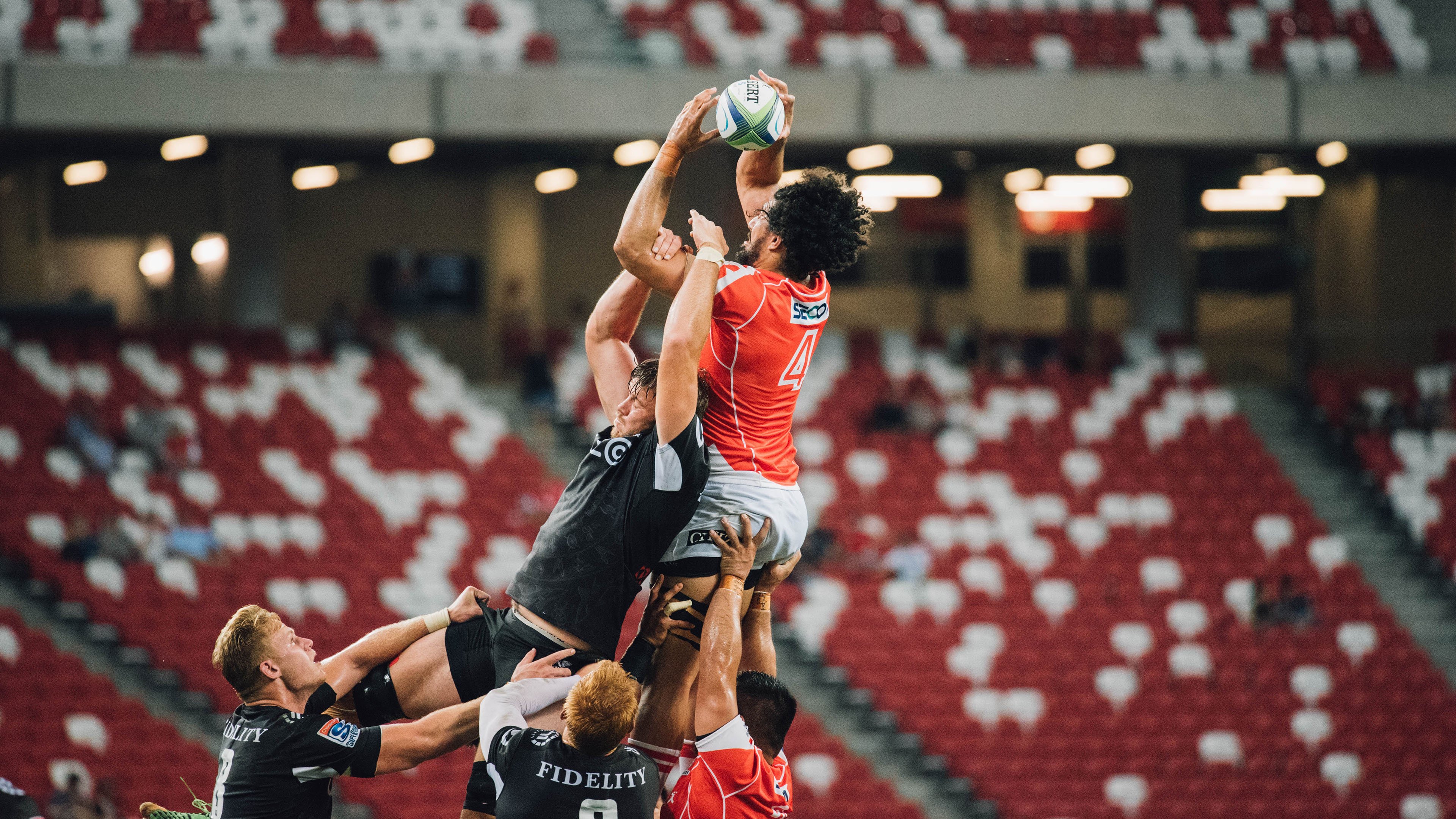 国际翼装飞行挑战赛 悬崖滑翔惊险刺激